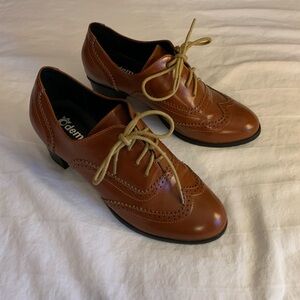Elegant Tan Women's Leather Oxfords